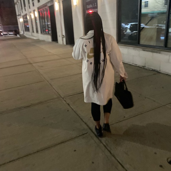 Meet your Posher, J - Picture 1 of 1